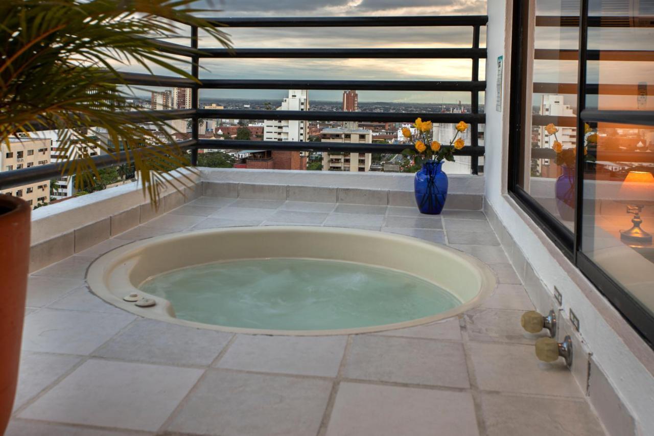 Castellon De Juanambu Aparthotel Cali Bagian luar foto