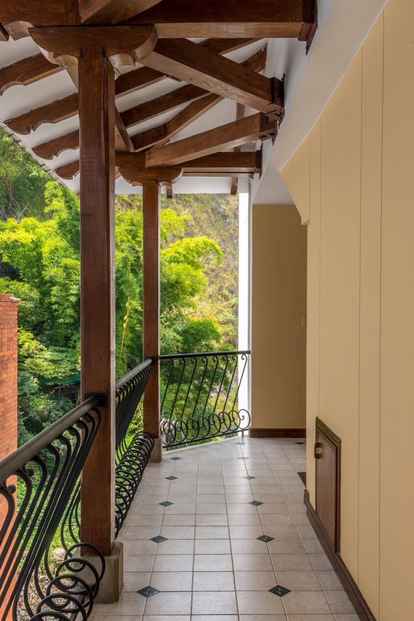 Castellon De Juanambu Aparthotel Cali Bagian luar foto