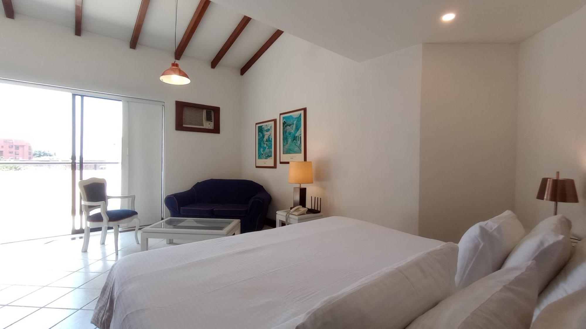 Castellon De Juanambu Aparthotel Cali Bagian luar foto