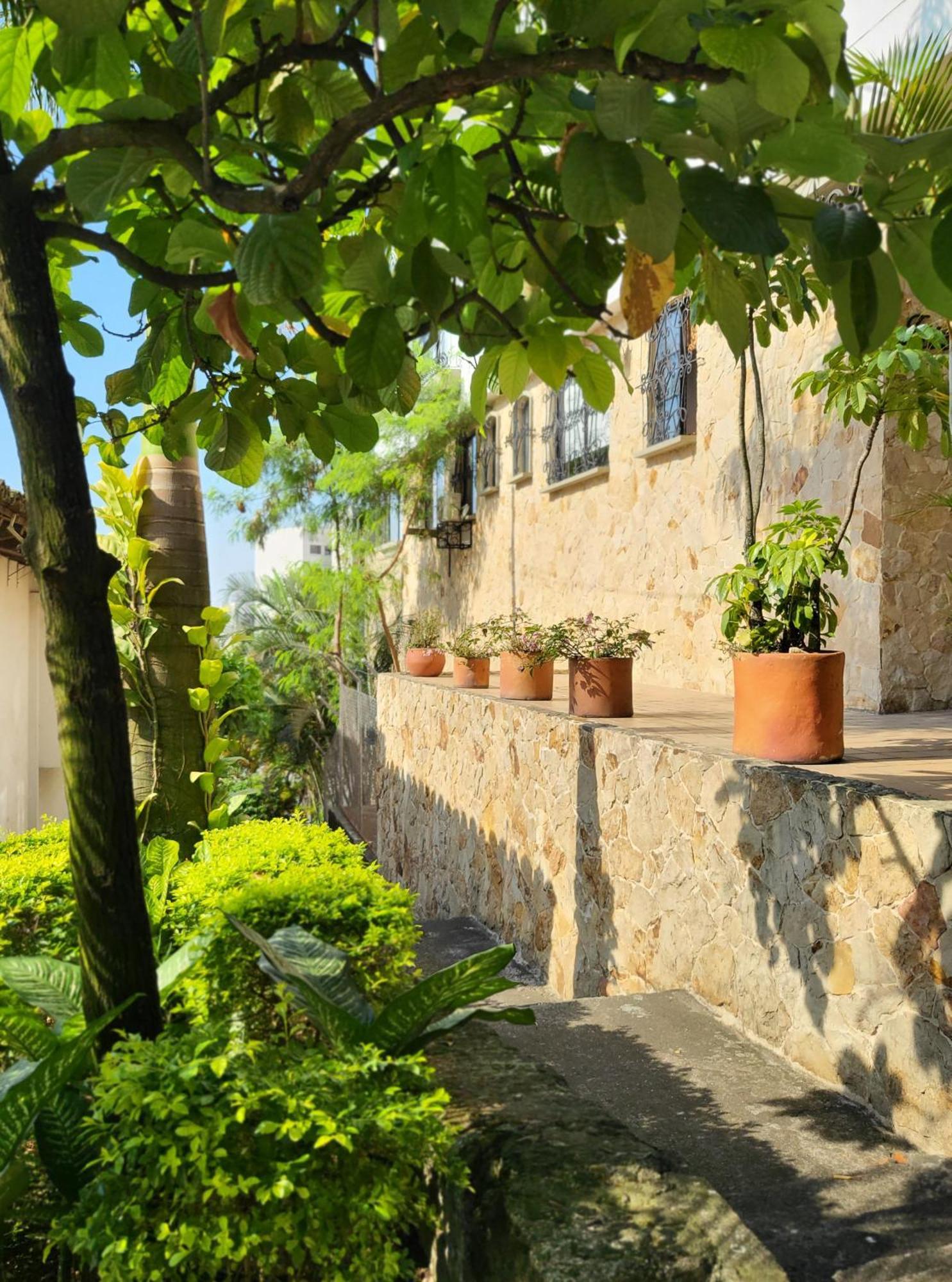 Castellon De Juanambu Aparthotel Cali Bagian luar foto